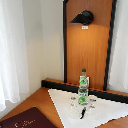 & Restaurant Am Rosenhuegel Hotell Jüchsen