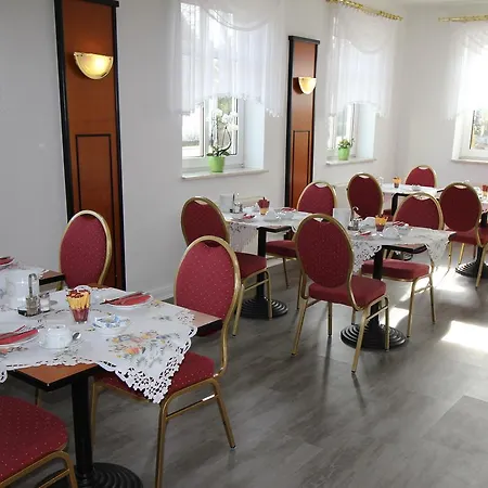 & Restaurant Am Rosenhuegel Jüchsen