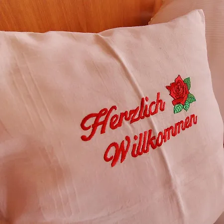 & Restaurant Am Rosenhuegel