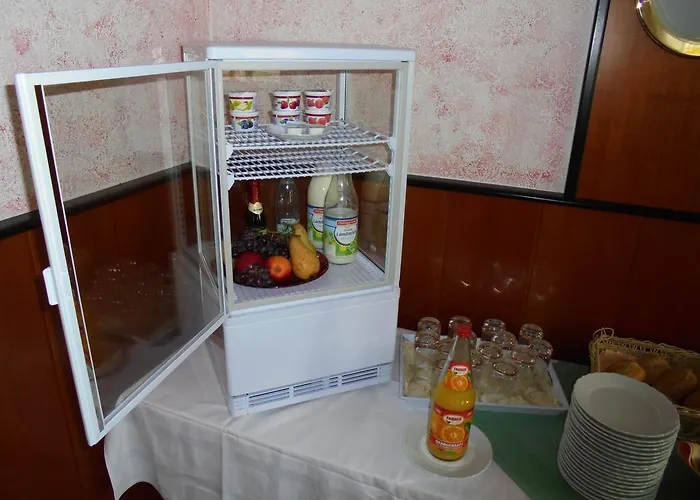 ホテル & Restaurant Am Rosenhuegel Jüchsen