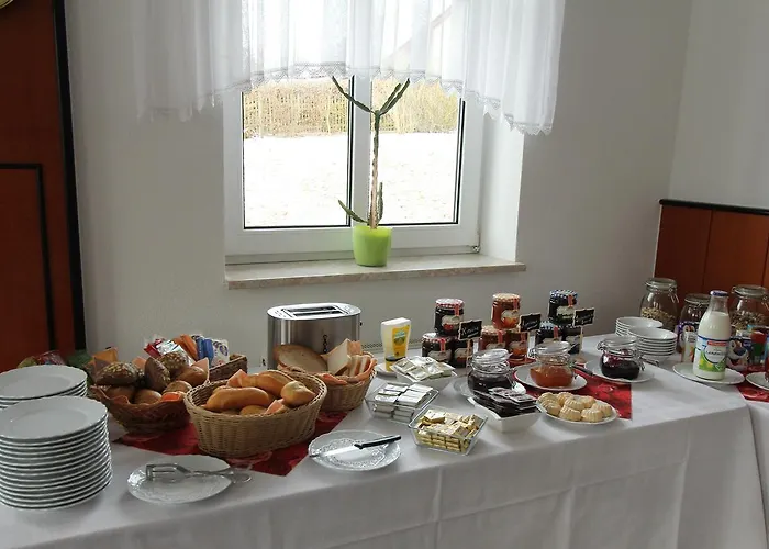 & Restaurant Am Rosenhuegel 3* Jüchsen